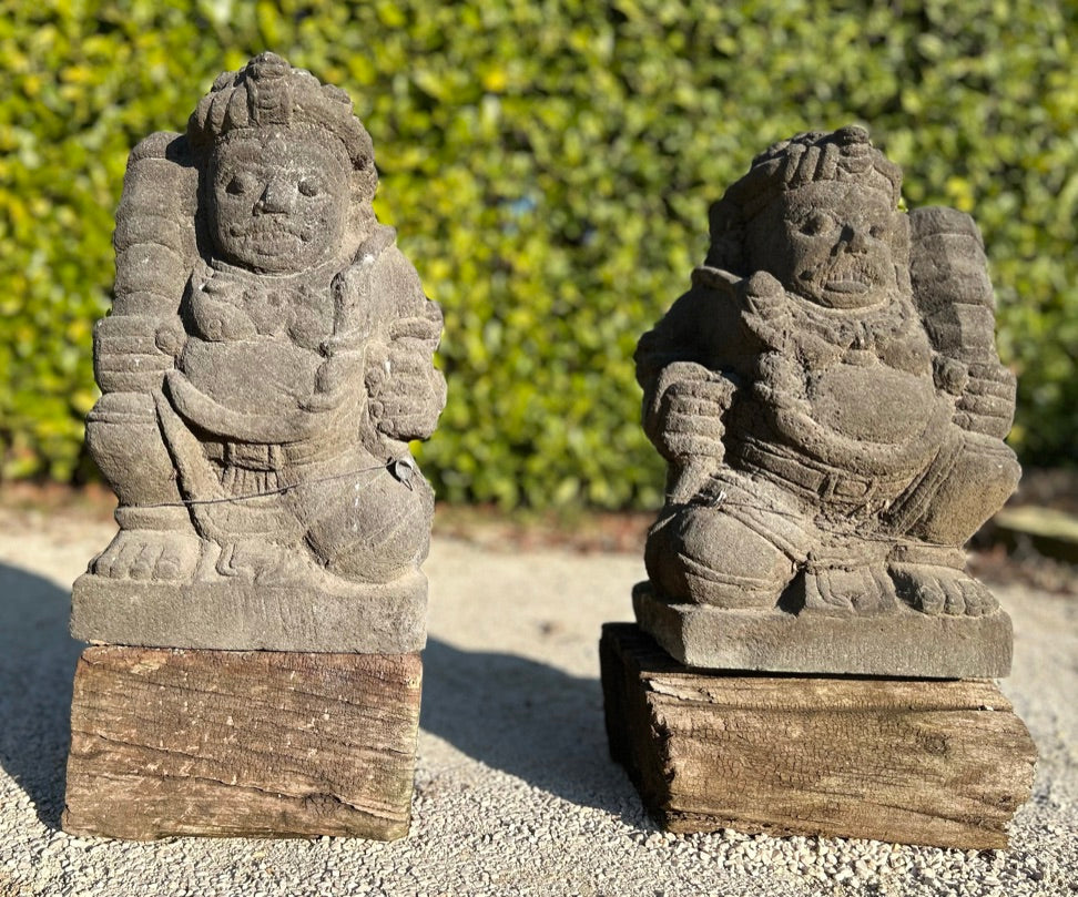 Guardiani DVARAPALE in pietra lavica Altezza 45cm