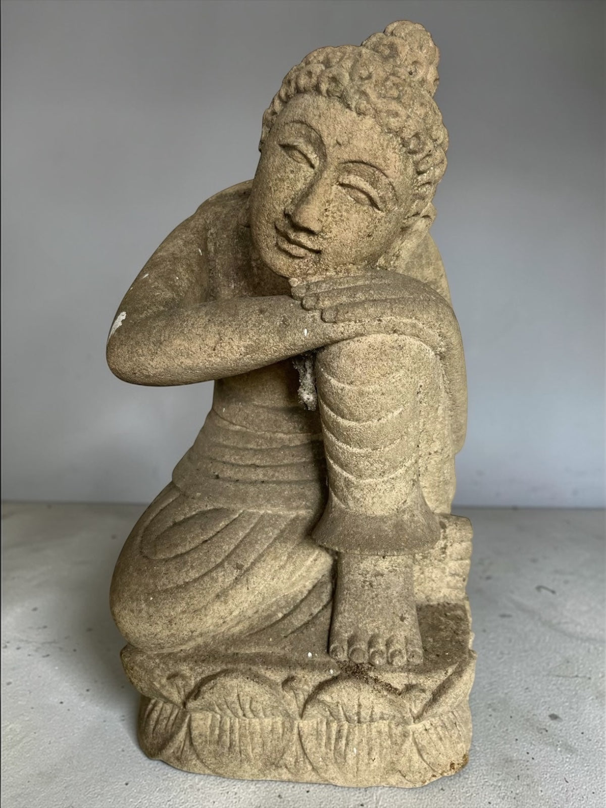Buddha Inginocchiato in Pietra 34 cm | Scultura Balinese Originale Rif. C004