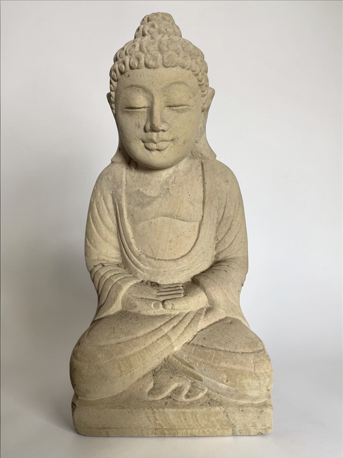 Statua Buddha in Pietra Naturale con giara H 27 cm Rif. C006