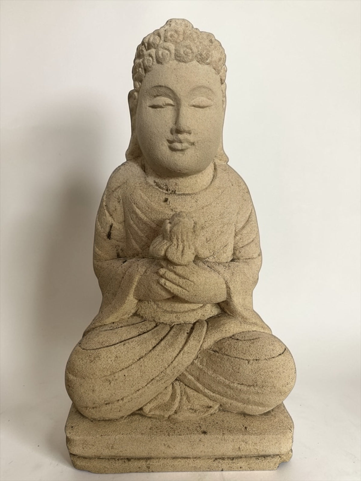 Statua Buddha in Pietra con fiore di loto H 24 cm Rif. C007