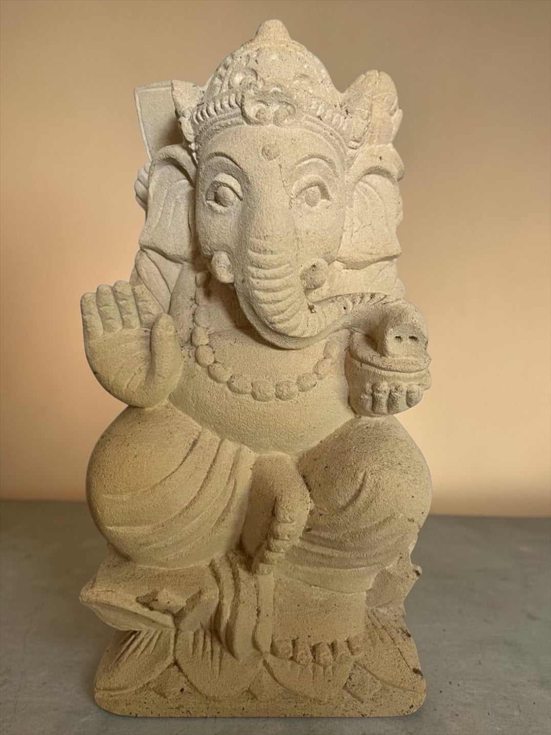 statua di GANESHA in pietra induismo balinese H 28 cm rif. C028
