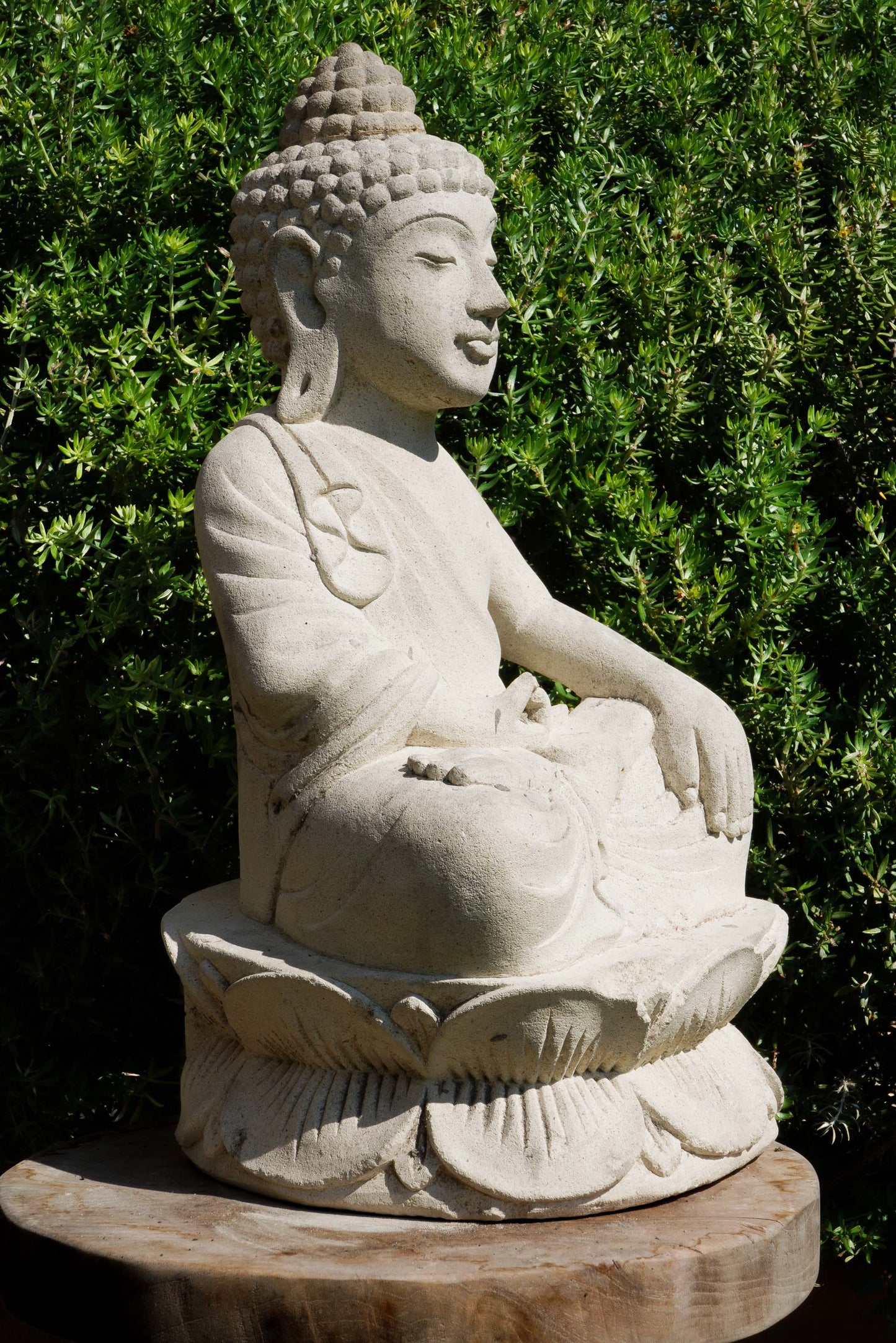 Statua Buddha seduto in Pietra Naturale H 45 cm Rif. C035