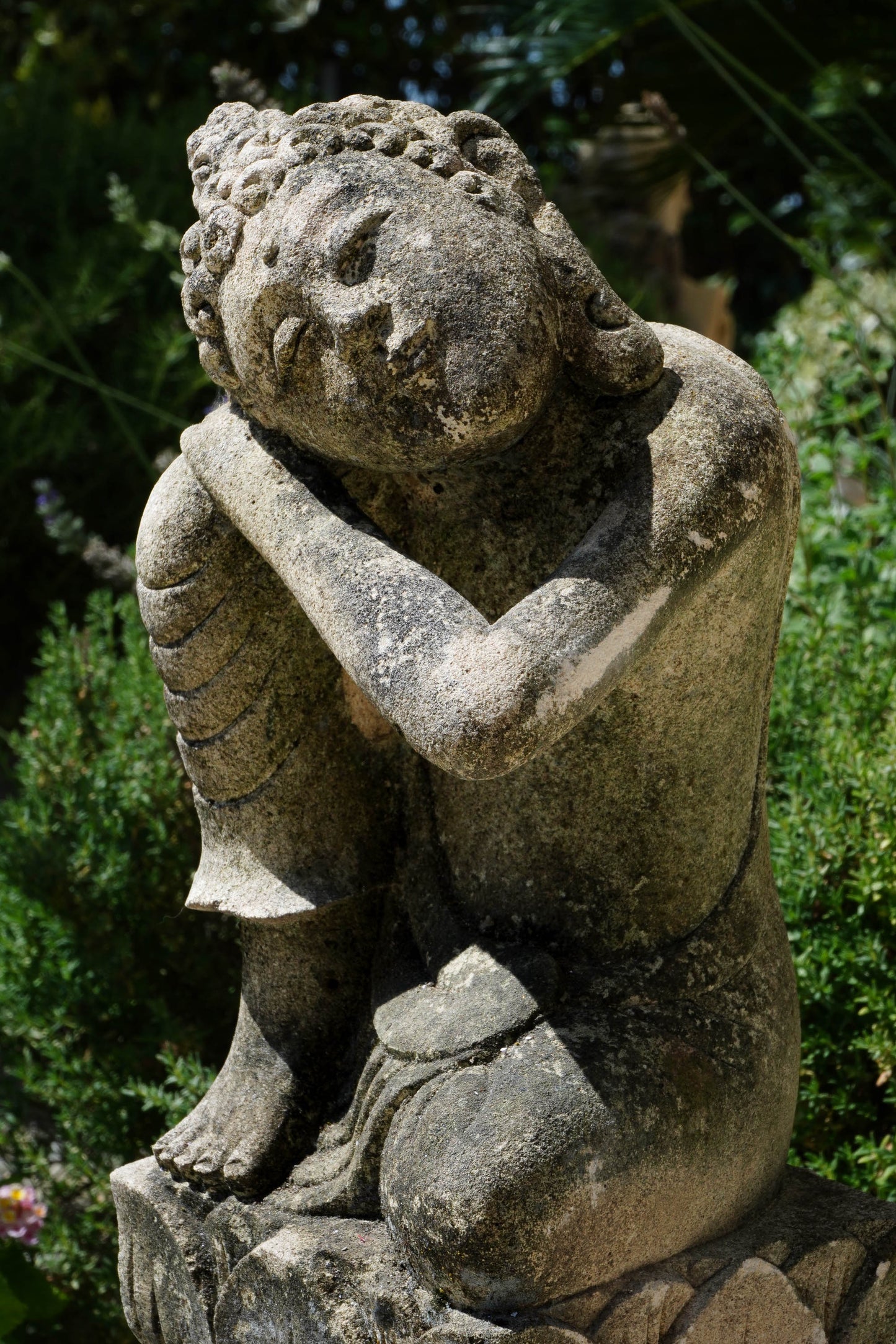 Buddha Inginocchiato in Pietra 30 cm | Scultura Balinese Originale Rif. C052 B
