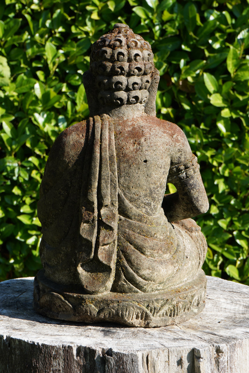 Statua Buddha Seduto in Pietra 35 cm | Scultura Balinese Antica per Spazi Zen rif.B02