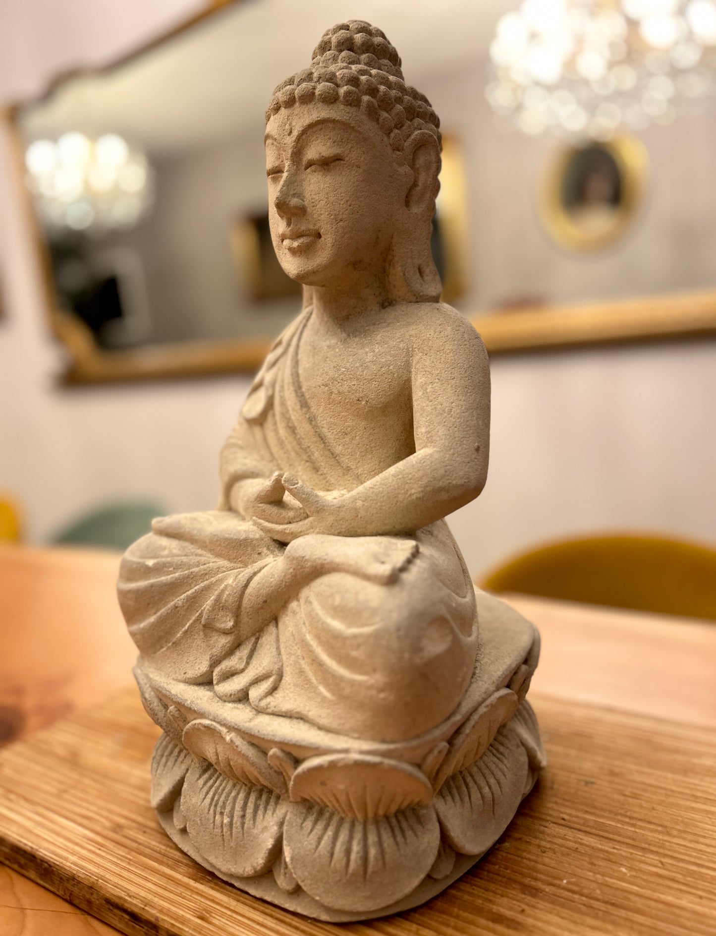 statua Buddha in meditazione