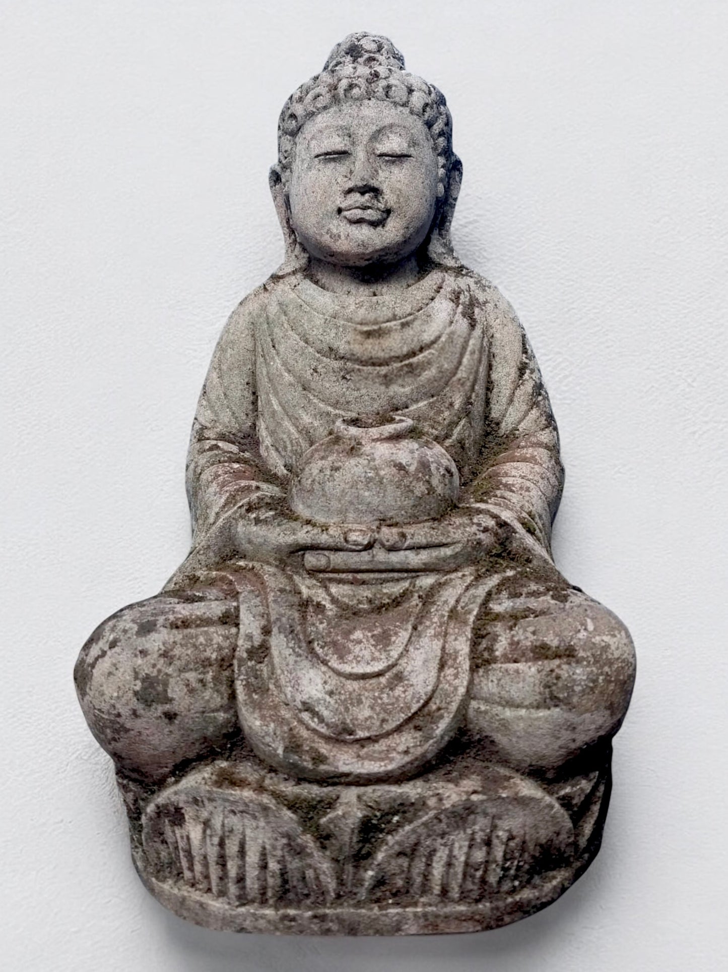 Buddha antico in pietra con giara h42cm B01
