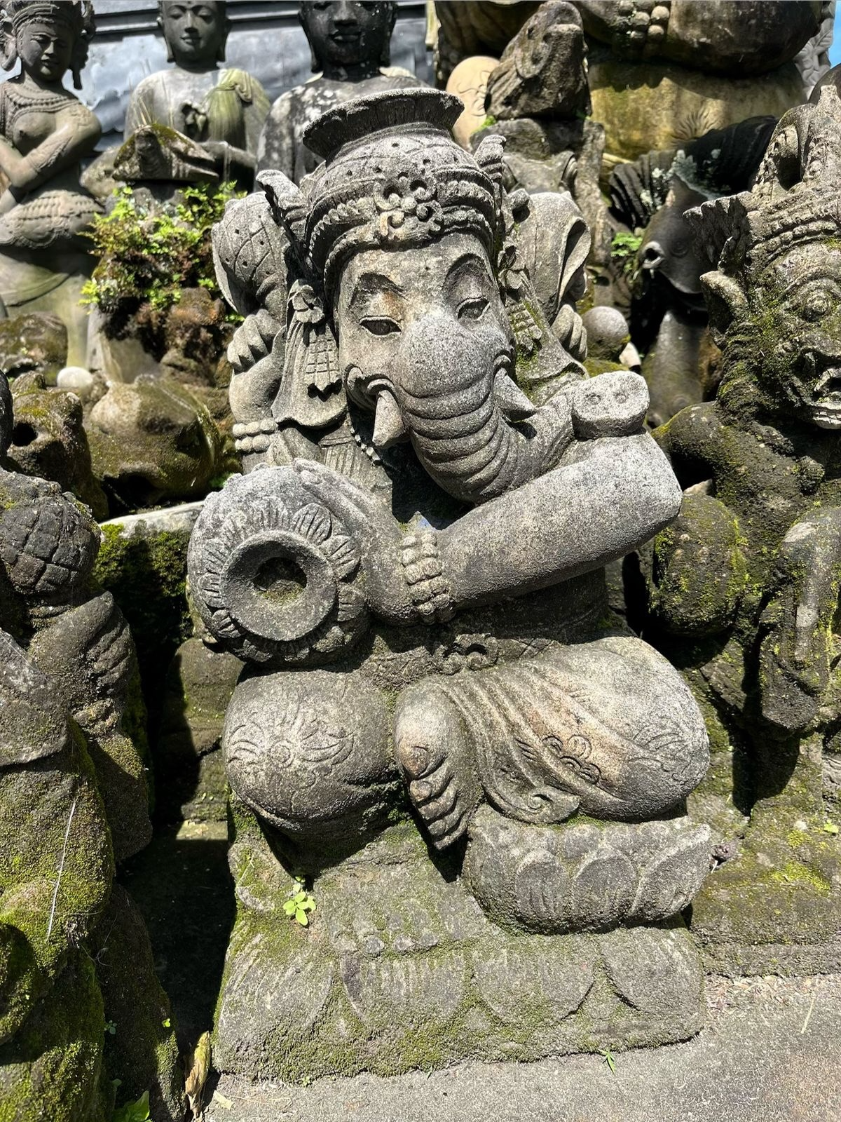 ganesha in pietra