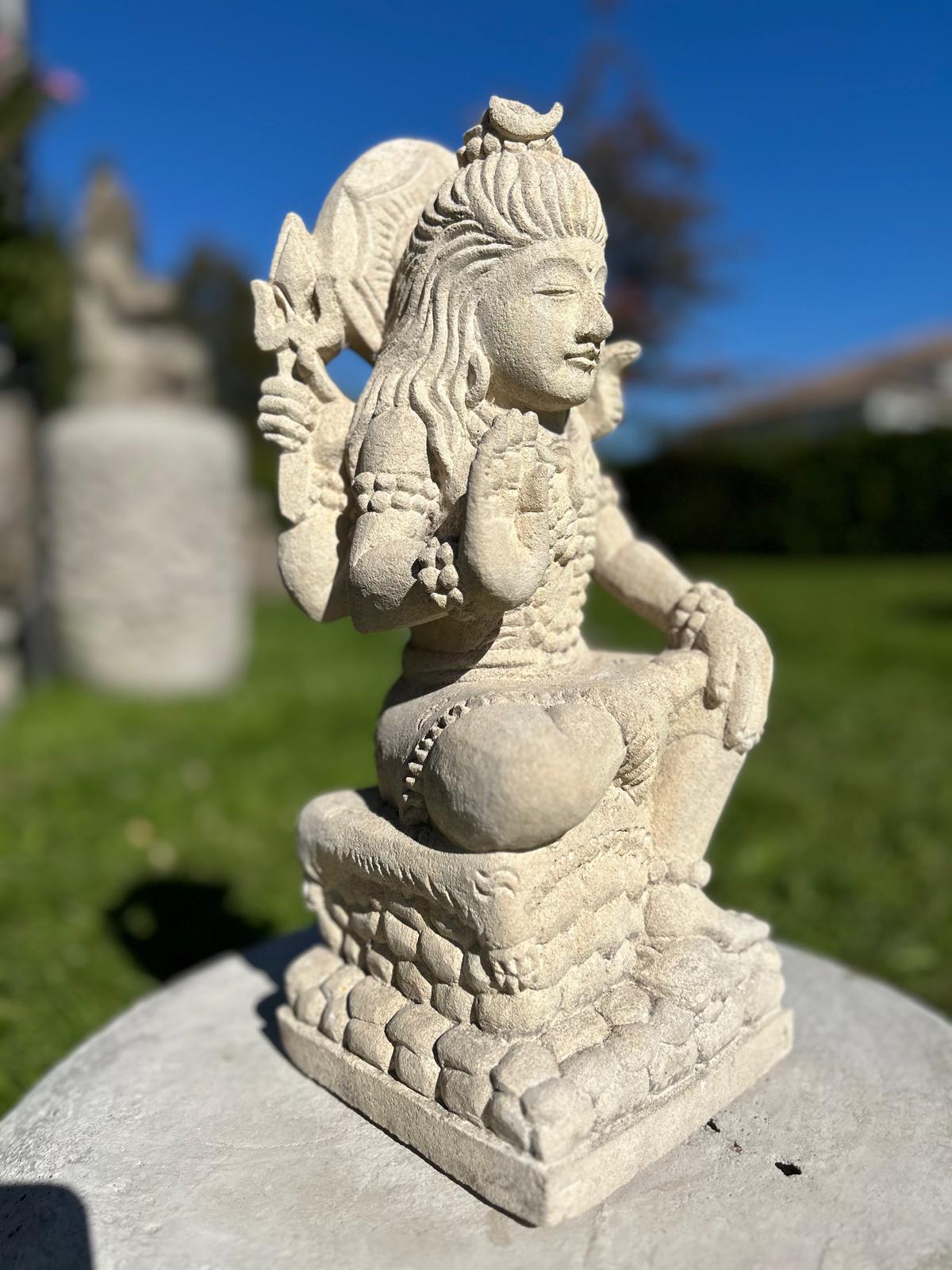 stutua indusita in pietra