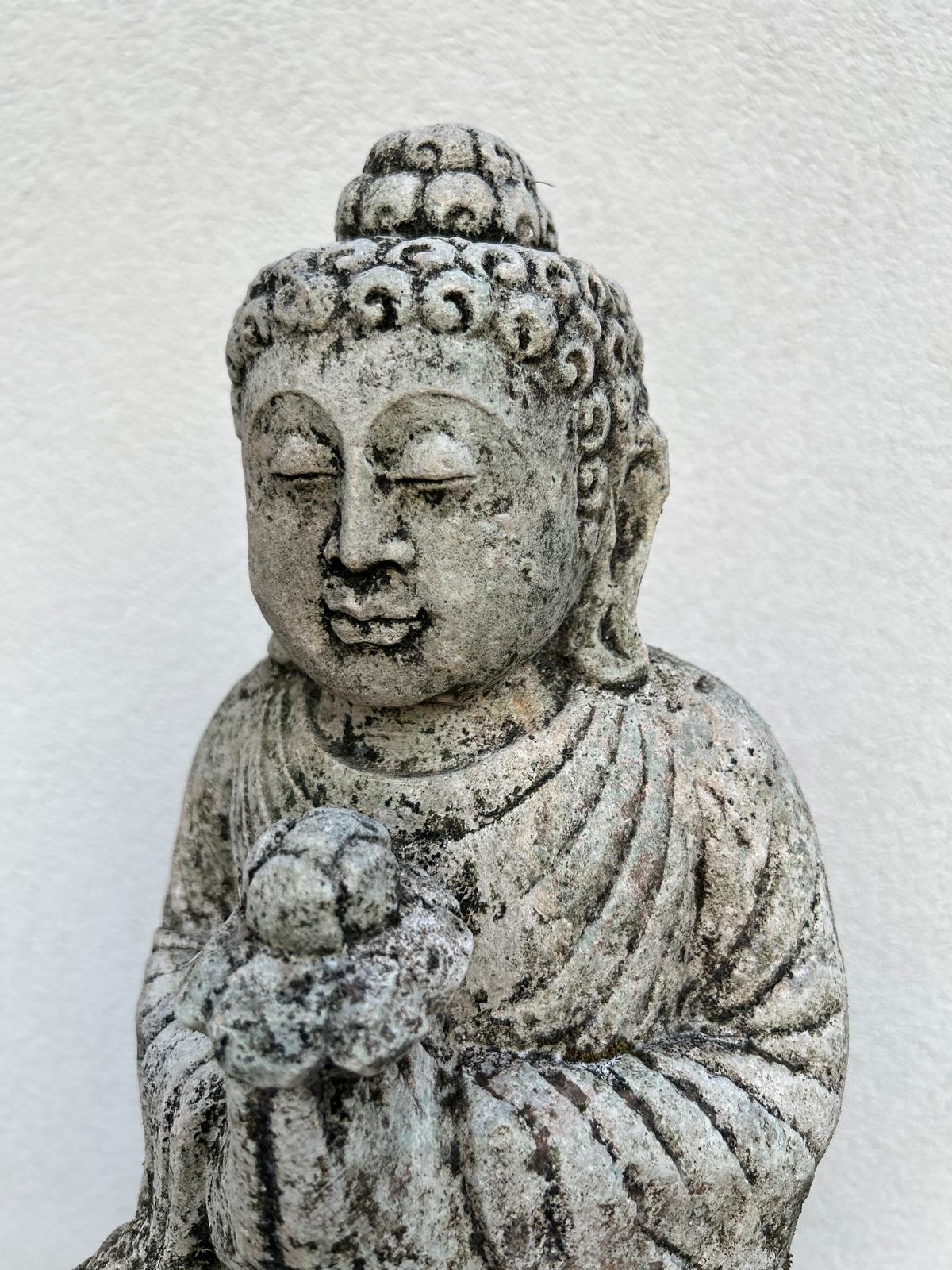Statua Buddha antica in Pietra con fiore di loto H 45 cm Rif. C033