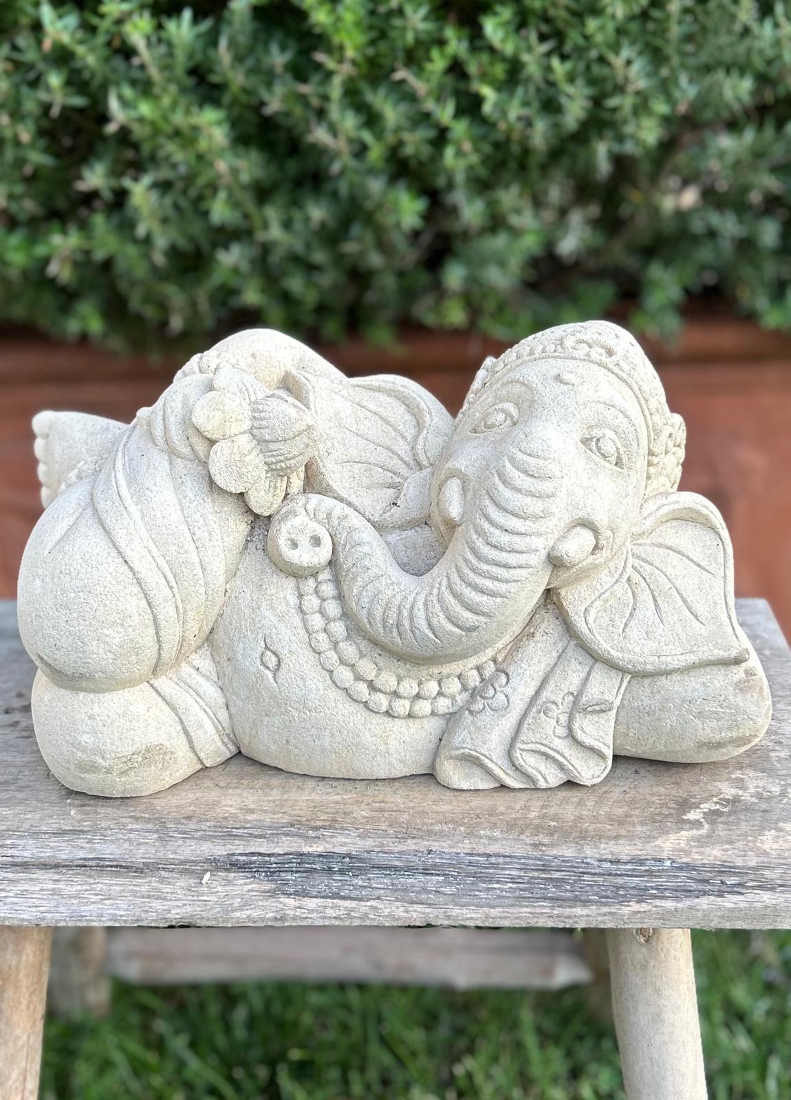 statuetta di GANESH disteso in pietra induismo balinese H 30 cm rif. C022