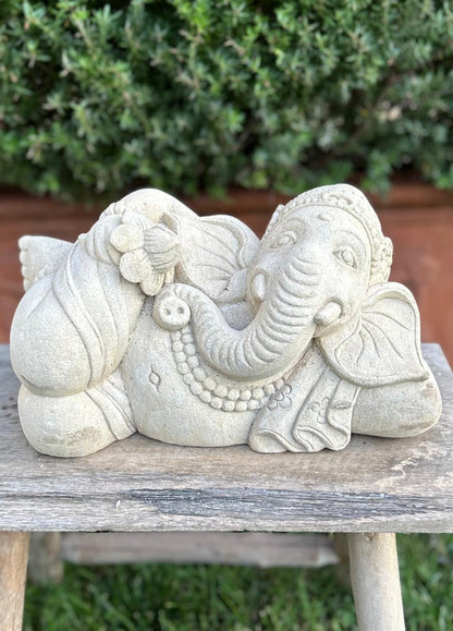 statuetta di GANESH disteso in pietra induismo balinese H 30 cm rif. C022