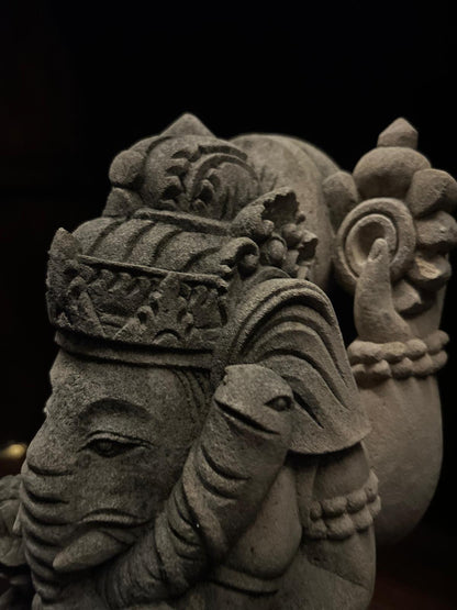 statuetta di GANESH in pietra induismo balinese H30cm rif. D012