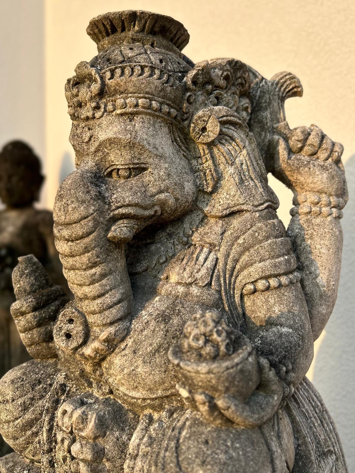 statua di GANESHA in pietra antico induismo balinese H 45 cm rif. C017