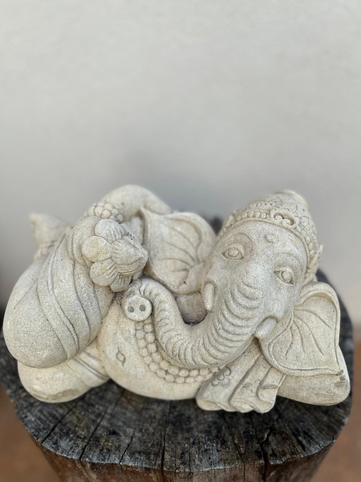 statuetta di GANESH disteso in pietra induismo balinese H 30 cm rif. C022