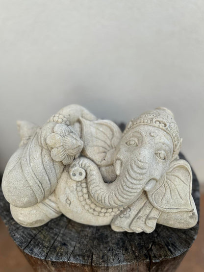 statuetta di GANESH disteso in pietra induismo balinese H 30 cm rif. C022
