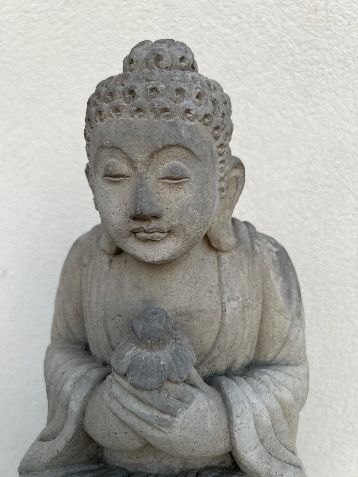 Statua Buddha in Pietra con fiore di loto H 35 cm Rif. C013
