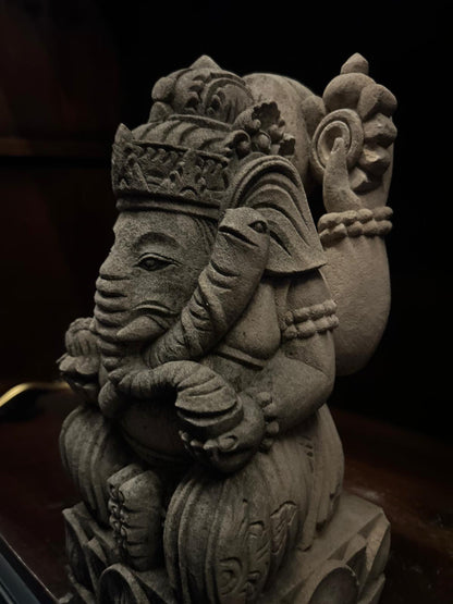 statuetta di GANESH in pietra induismo balinese H30cm rif. D012