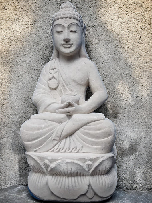 Buddha in pietra bianco