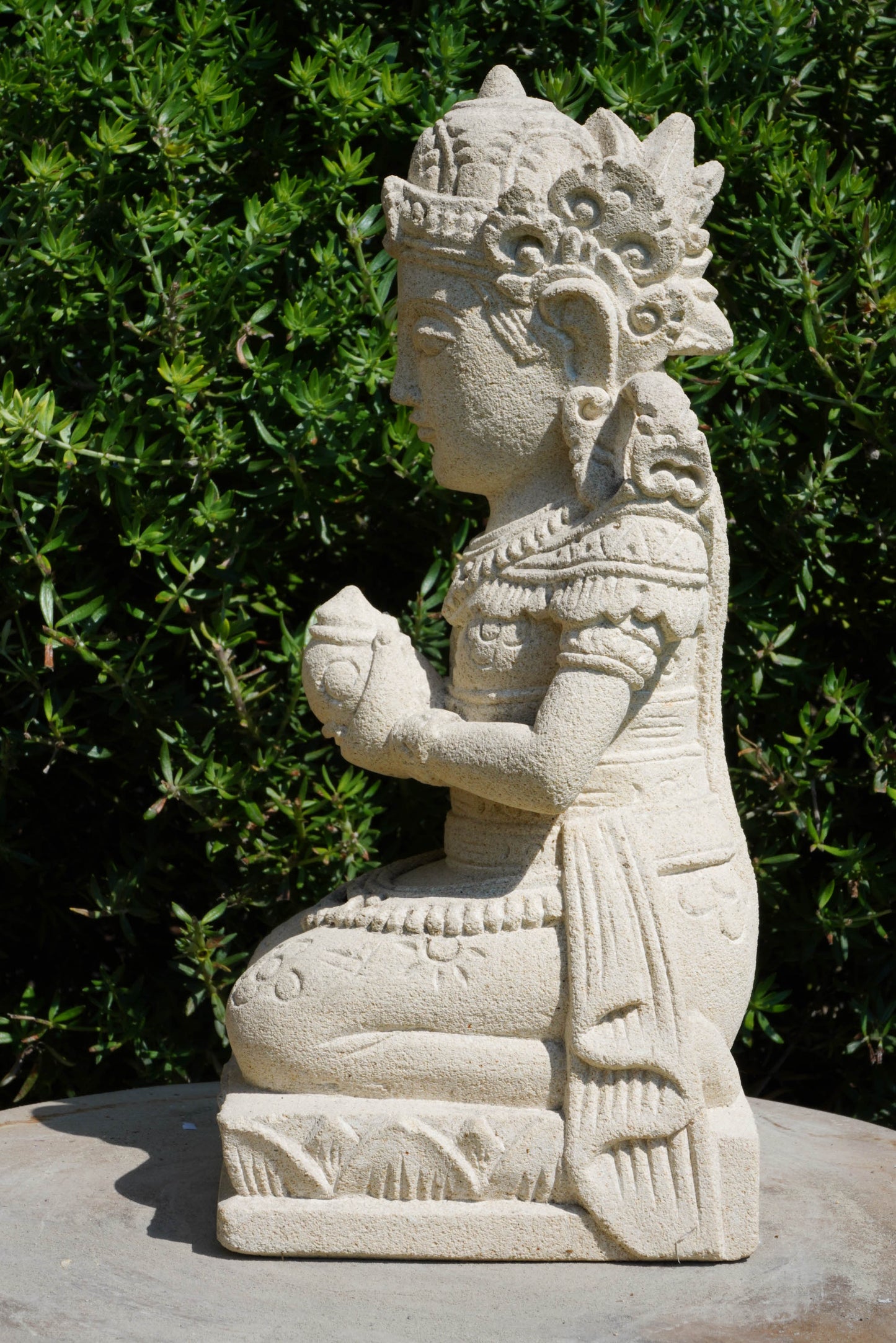 Statuetta Dewi Sri in Pietra 25 cm Dea della Fertilità per Spazi Zen e Interni Spirituali Rif. C005