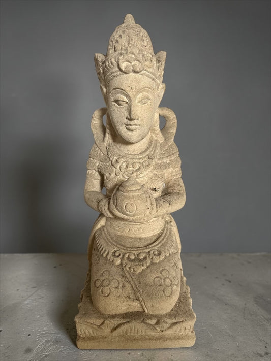 Statuetta Dewi Sri in Pietra 25 cm Dea della Fertilità per Spazi Zen e Interni Spirituali Rif. C005