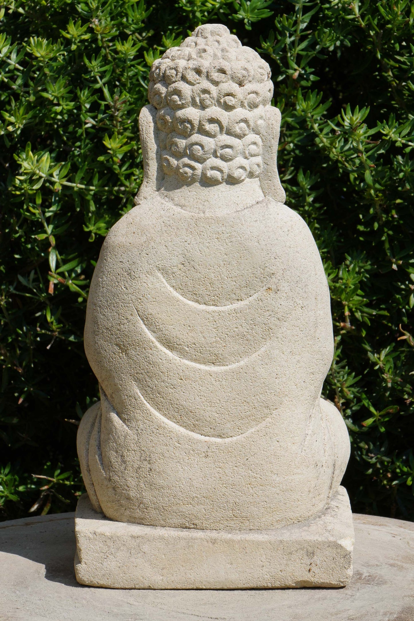 Statua Buddha in Pietra con fiore di loto H 24 cm Rif. C007
