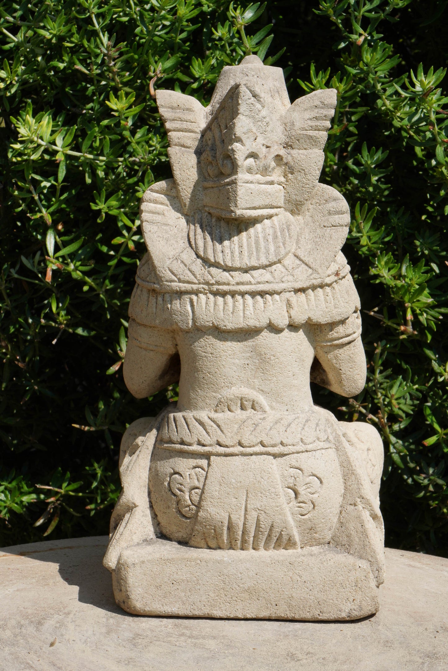 DEWI SRI in white sandstone H45cm B21
