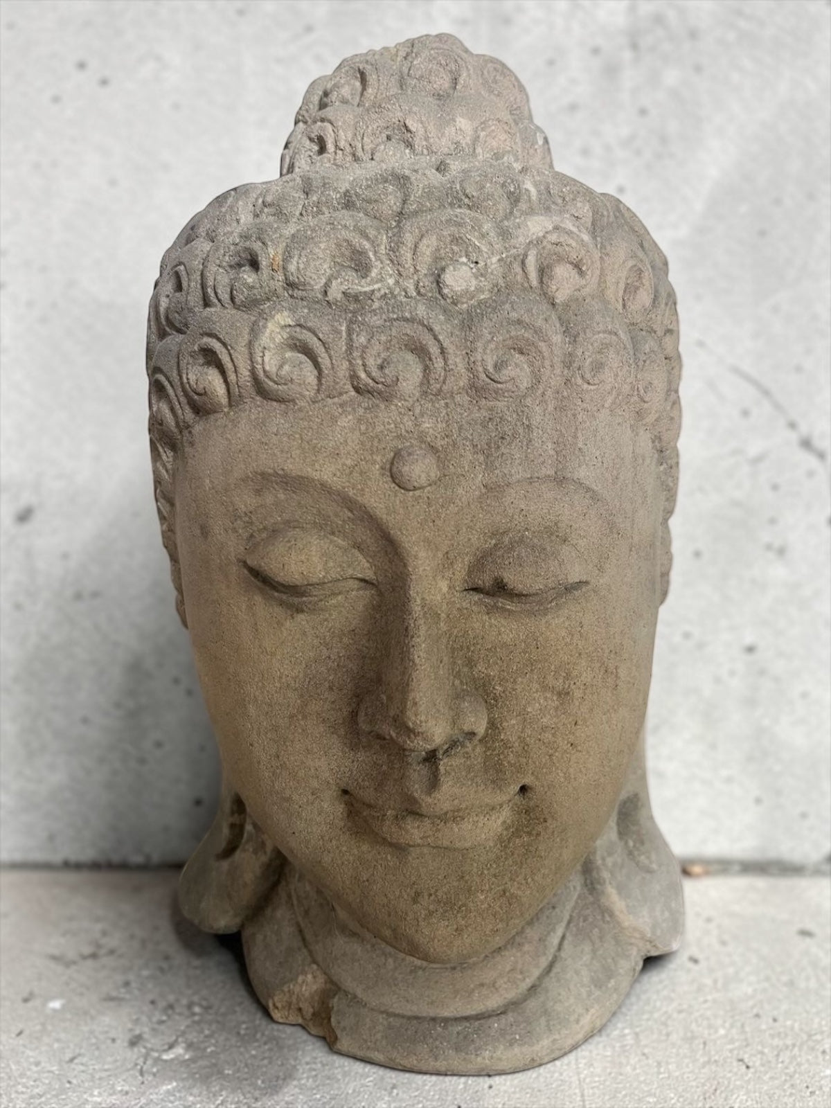 Statua Testa del Buddha in Pietra arenaria H 30cm C015