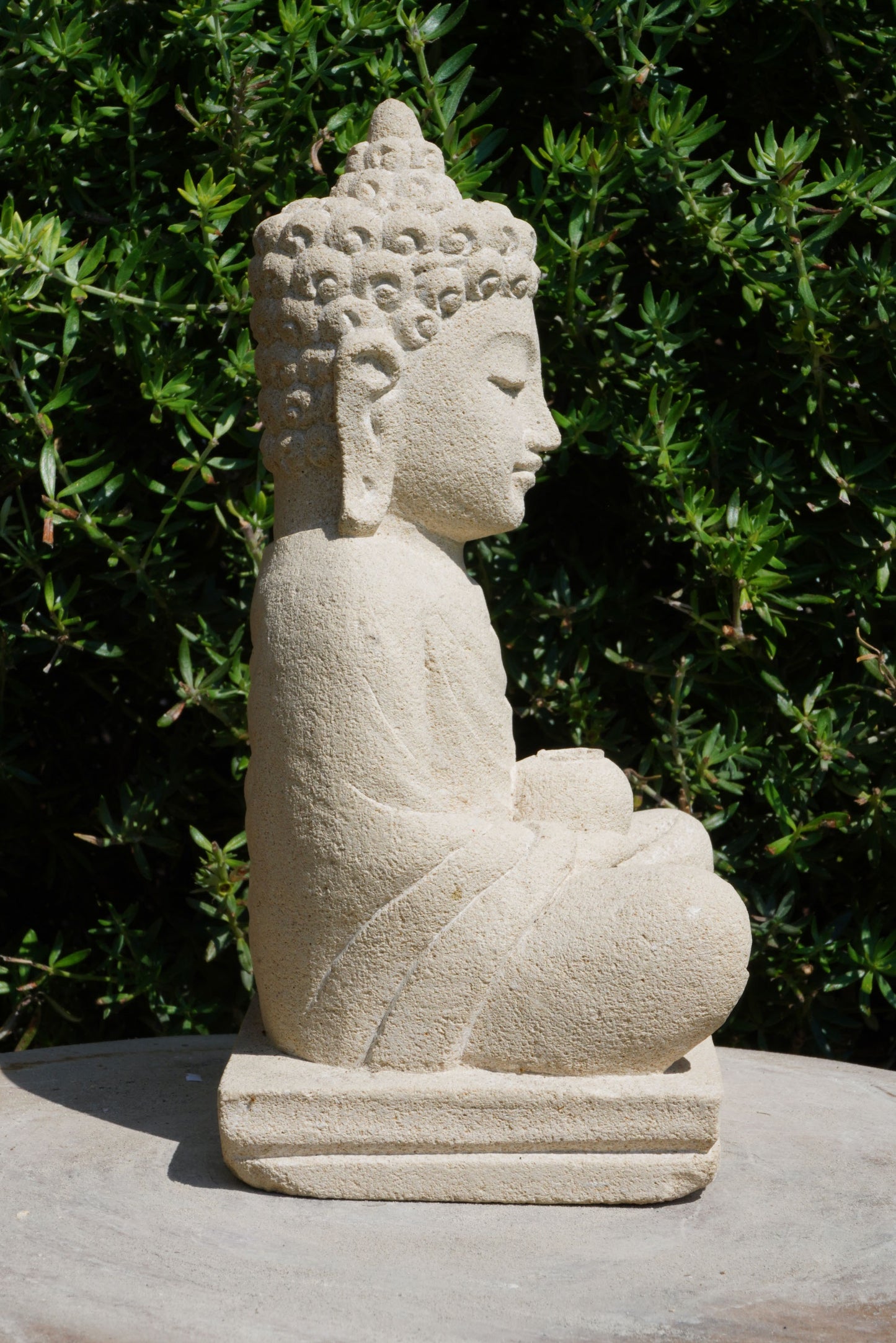 Statua Buddha in Pietra Naturale con giara H 22 cm Rif. C026