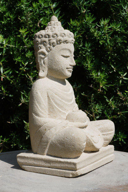 Statua Buddha in Pietra Naturale con giara H 22 cm Rif. C026