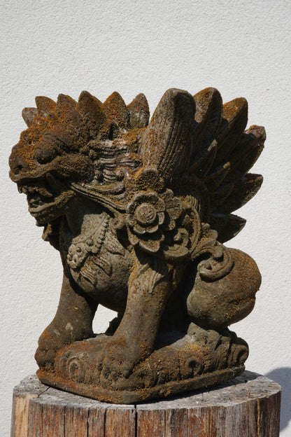 Singa – Scultura Protettiva Balinese in Pietra | Leone Mitologico con Ali H 42 rif. C039