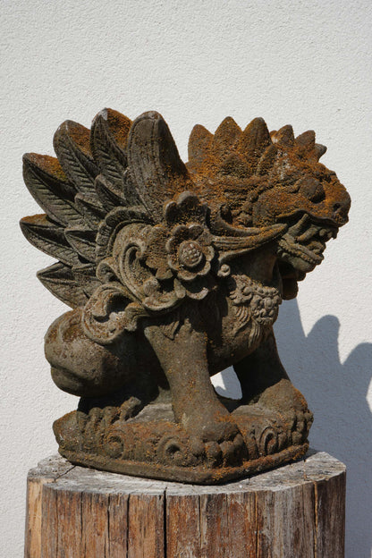 Singa – Scultura Protettiva Balinese in Pietra | Leone Mitologico con Ali H 42 rif. C039