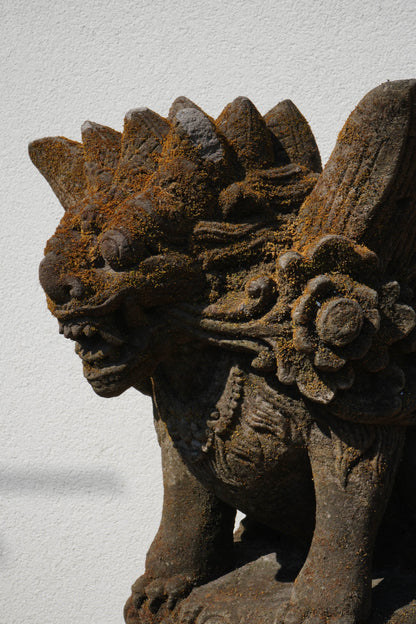 Singa – Scultura Protettiva Balinese in Pietra | Leone Mitologico con Ali H 42 rif. C040