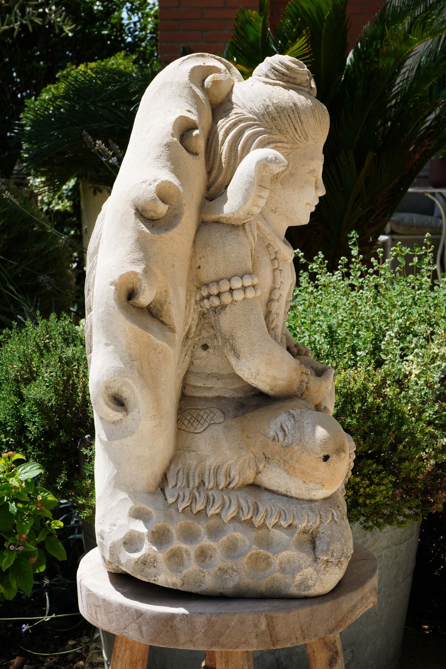Statua da Giardino in Pietra induista– Dewi Siwa | Spiritualità e Arredo Zen H 50 cm C042