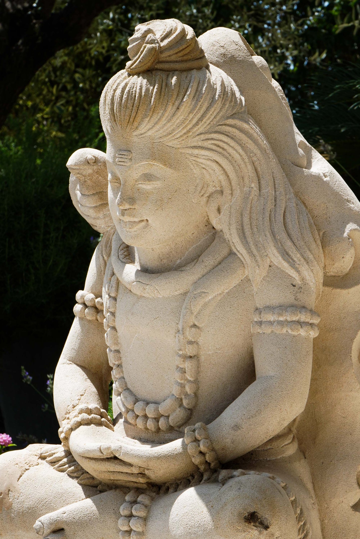 Statua da Giardino in Pietra induista– Dewi Siwa | Spiritualità e Arredo Zen H 50 cm C042