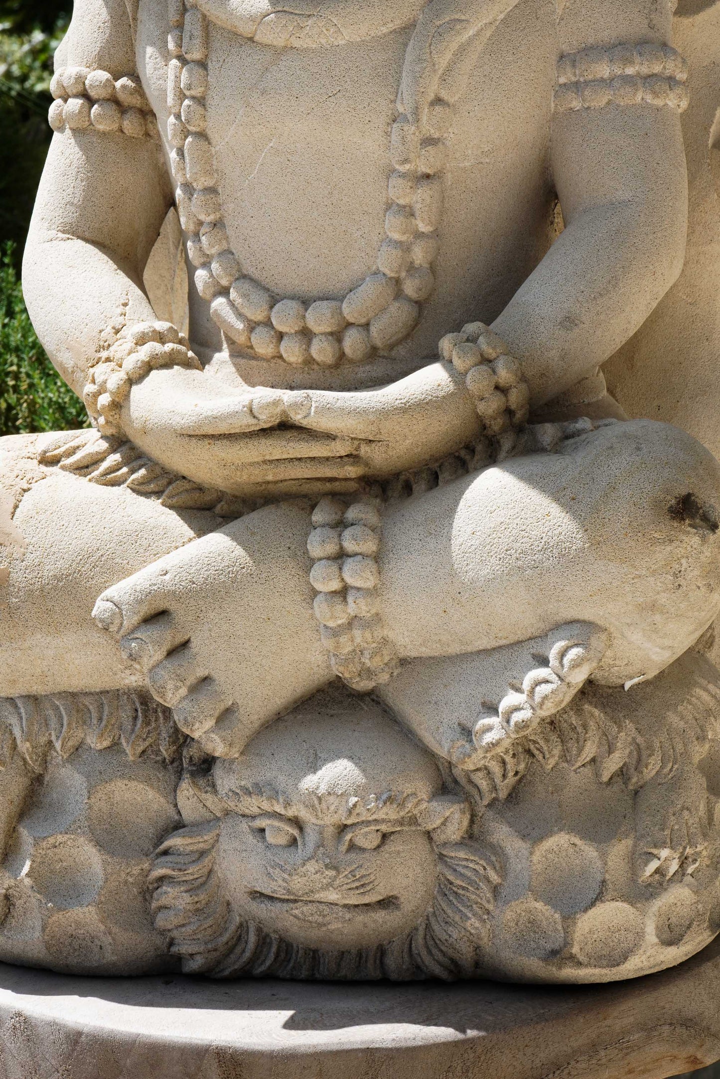 Statua da Giardino in Pietra induista– Dewi Siwa | Spiritualità e Arredo Zen H 50 cm C042