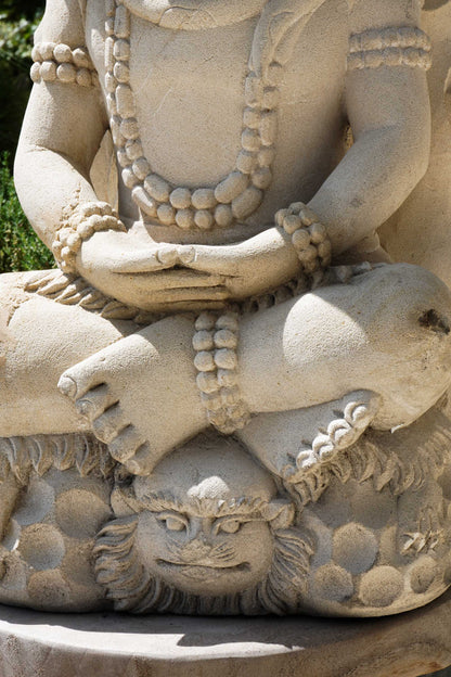 Statua da Giardino in Pietra induista– Dewi Siwa | Spiritualità e Arredo Zen H 50 cm C042