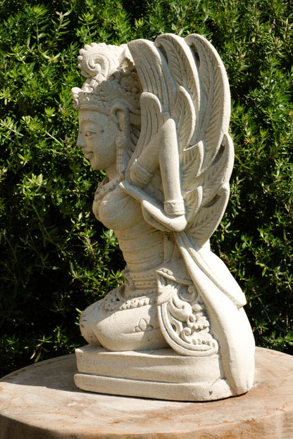 Statua Bidarari Alata | Scultura in Pietra tradizione induista balinese H30cm Rif. C046