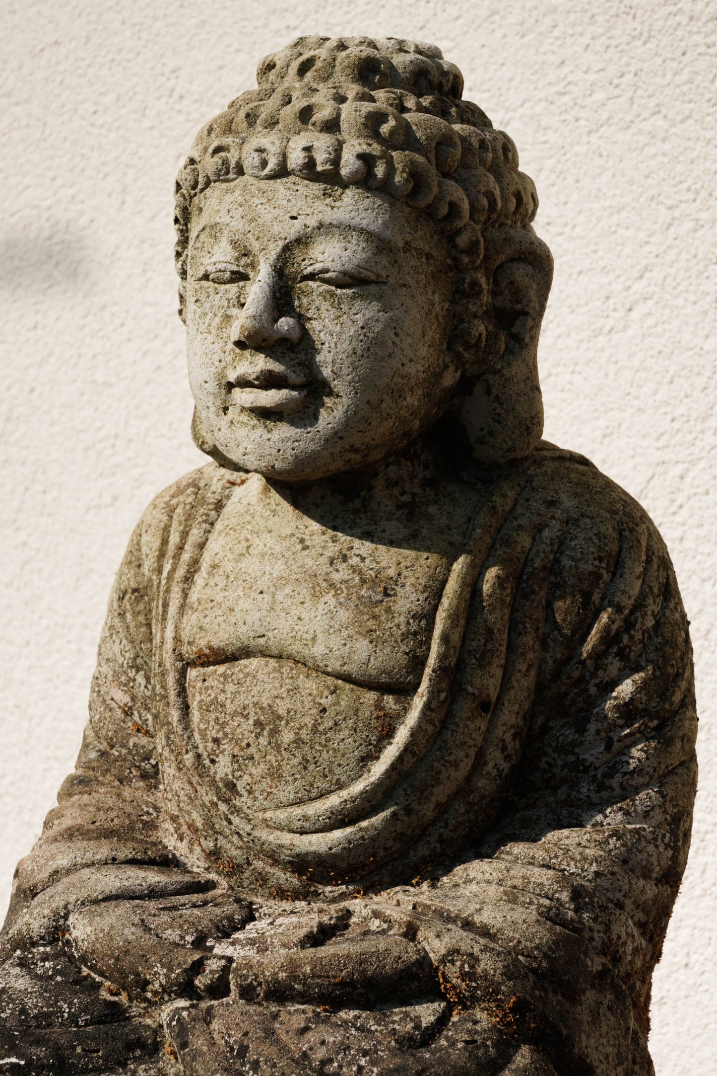 Statua Buddha seduto in Pietra Naturale H 34 cm Rif. C054