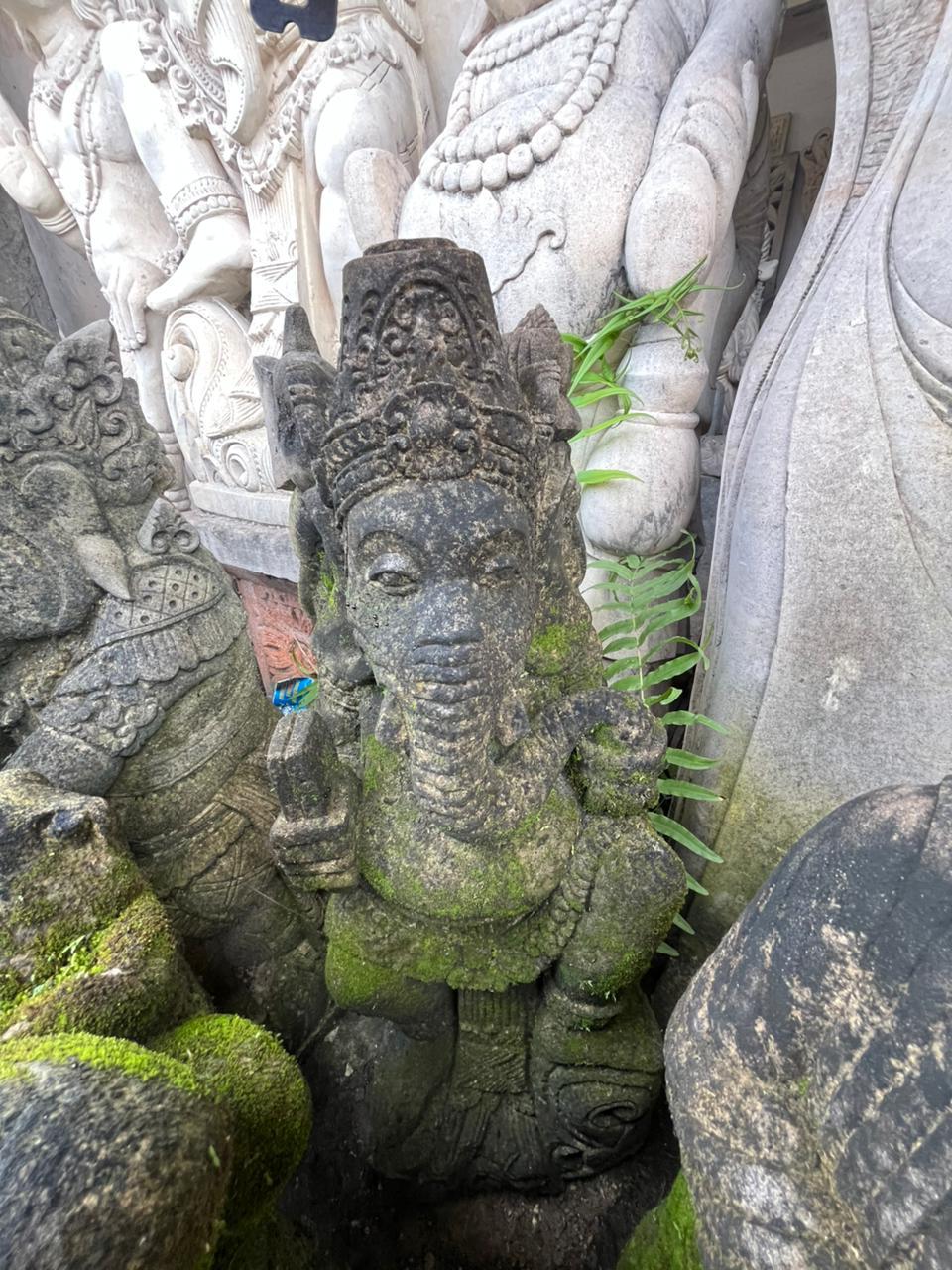 statua di GANESHA in pietra antico induismo balinese H 63 cm rif. C072