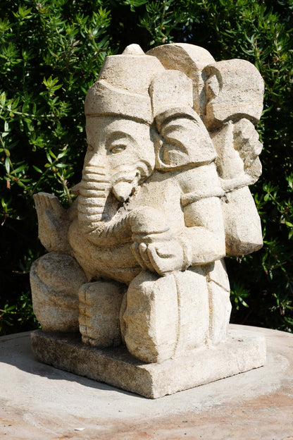 statuetta di GANESH in pietra induismo balinese H20cm rif. D022