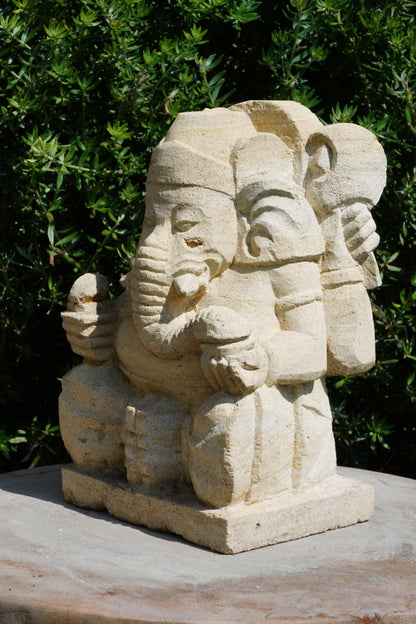 statuetta di GANESH in pietra induismo balinese H20cm rif. D024