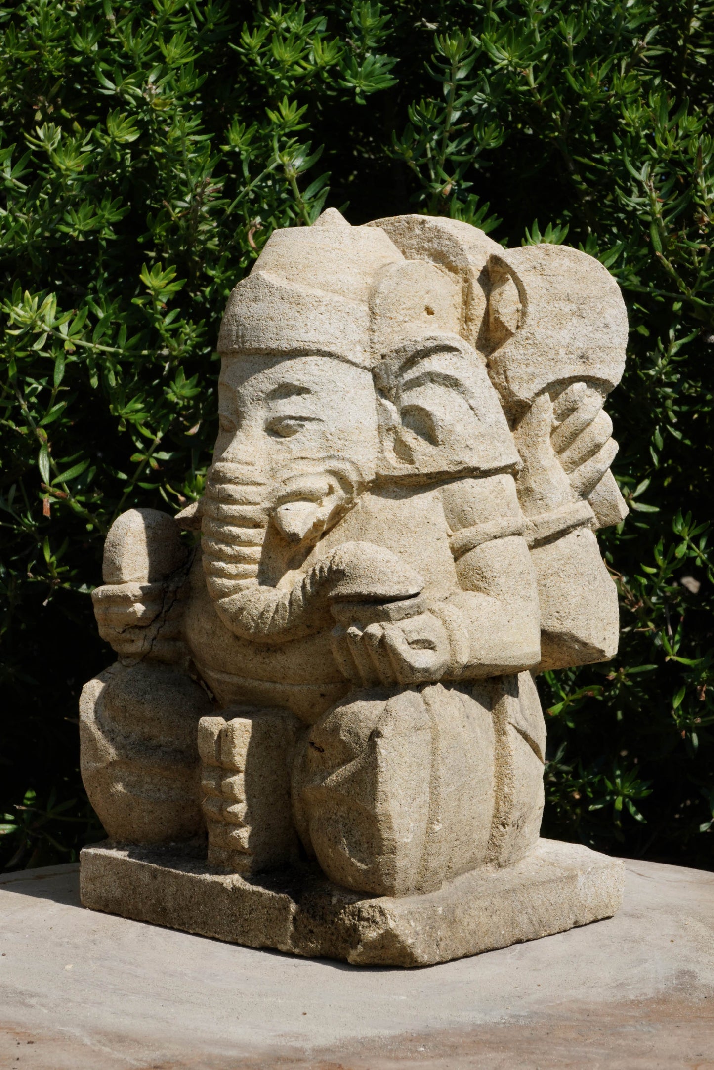 statuetta di GANESH in pietra induismo balinese H20cm rif. D014