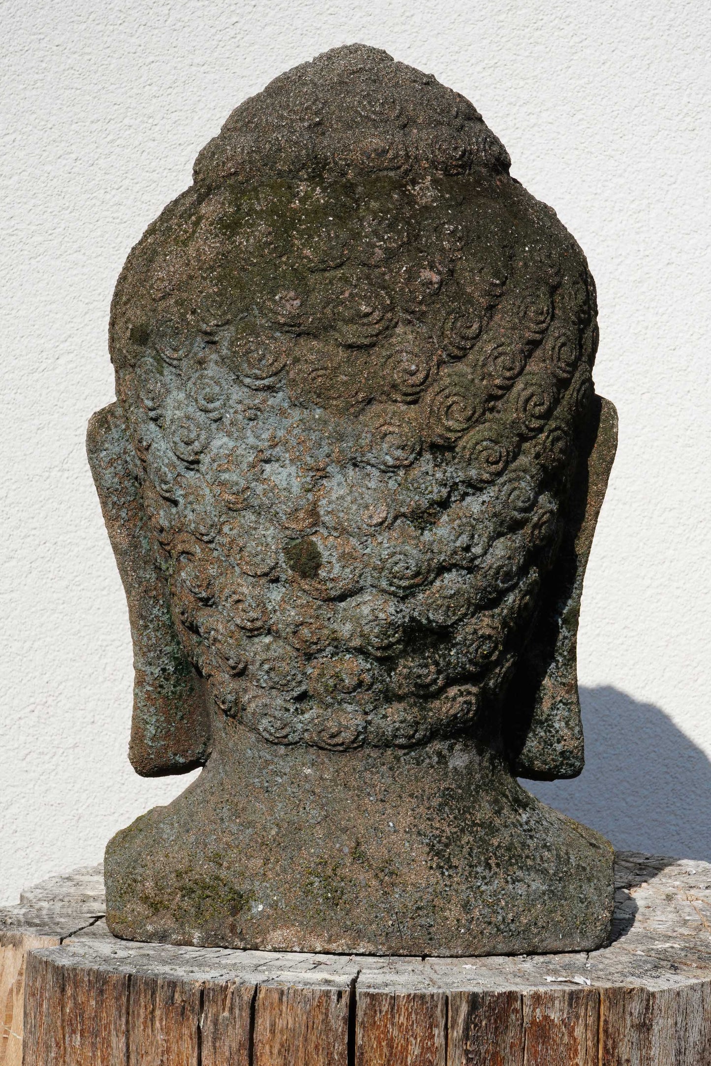 BUDDHA in lava stone H45cm B32
