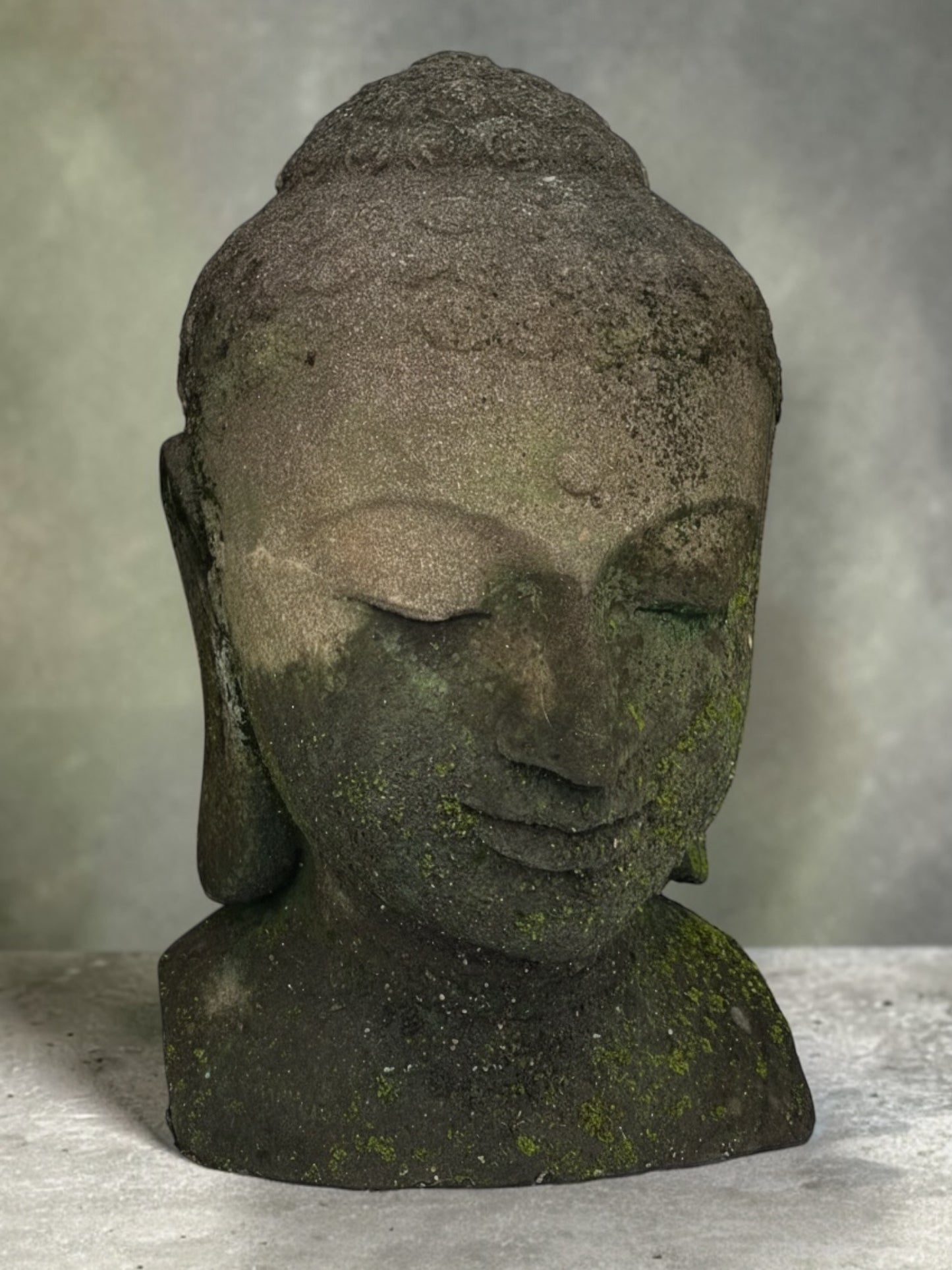 Statua Testa del Buddha in Pietra Lavica H40cm D030