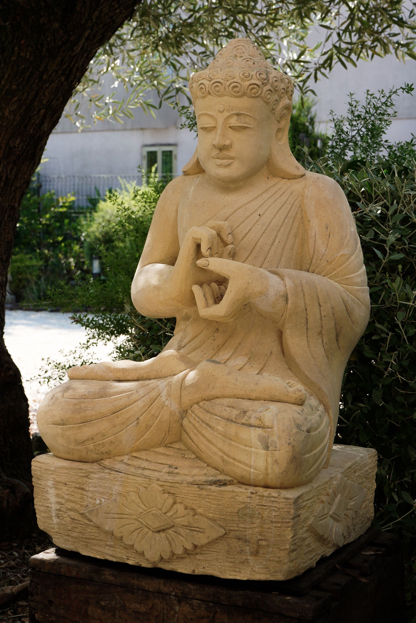 Statua Buddha Antico in Pietra Arenaria 67 cm – Scultura Balinese Originale Rif. D035