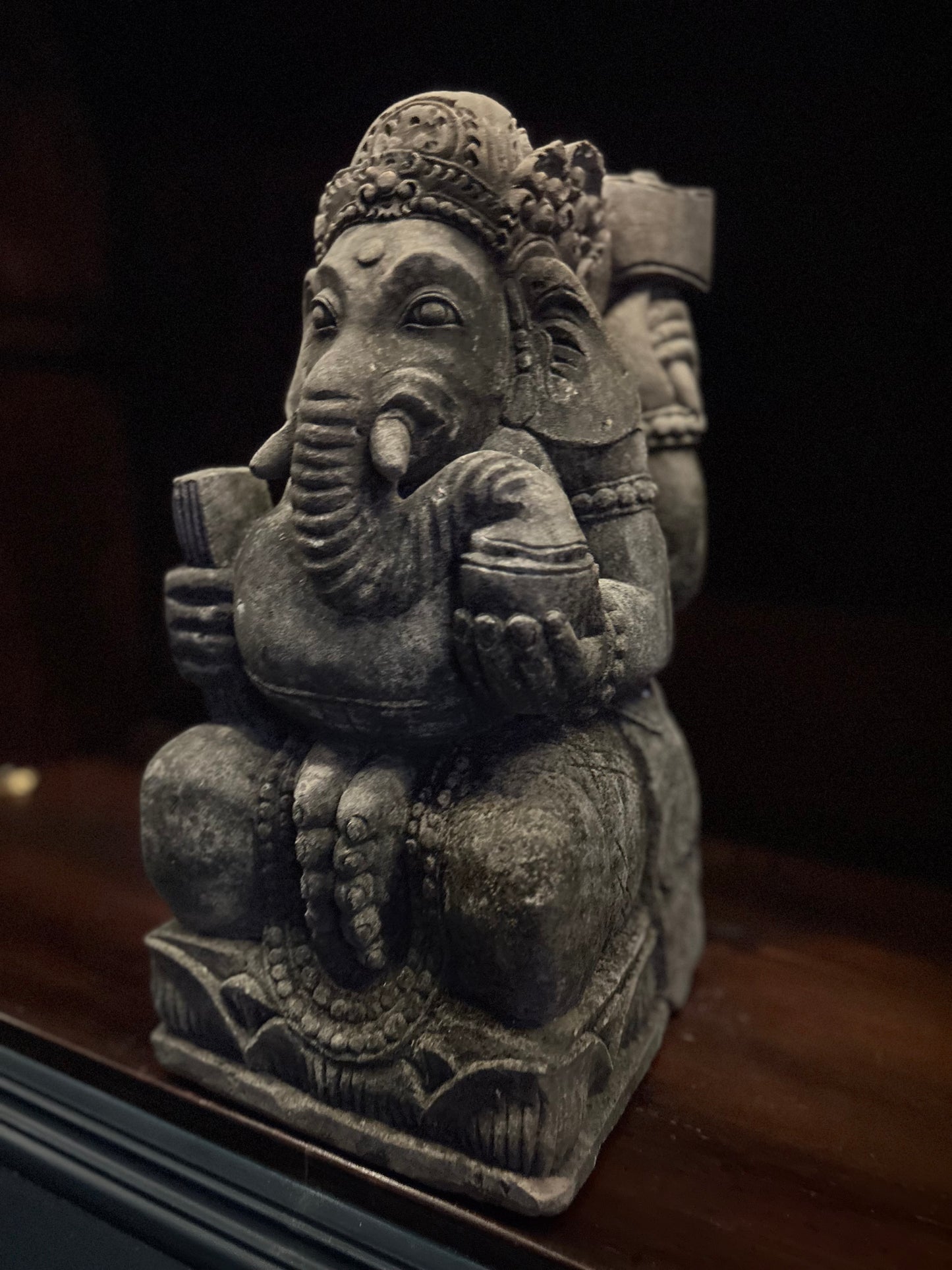 statua di GANESHA in pietra antico induismo balinese H 45 cm rif. C070