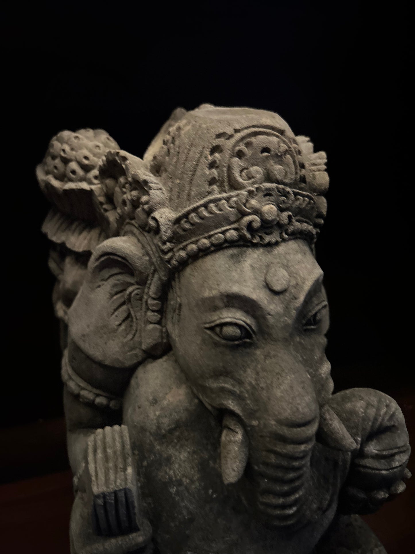 statua di GANESHA in pietra antico induismo balinese H 45 cm rif. C070