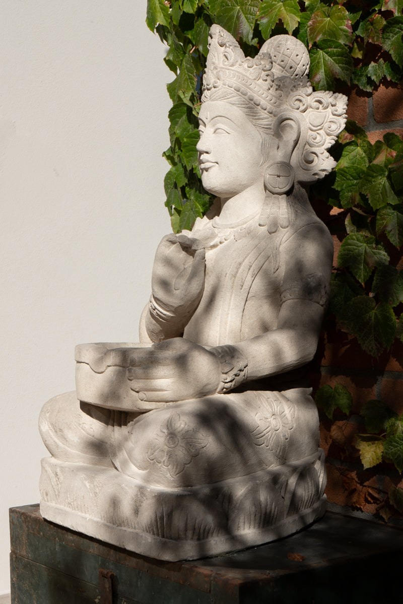 DEWI TARA in white sandstone H65cm Ref.B37