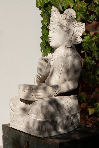 DEWI TARA in white sandstone H65cm Ref.B37