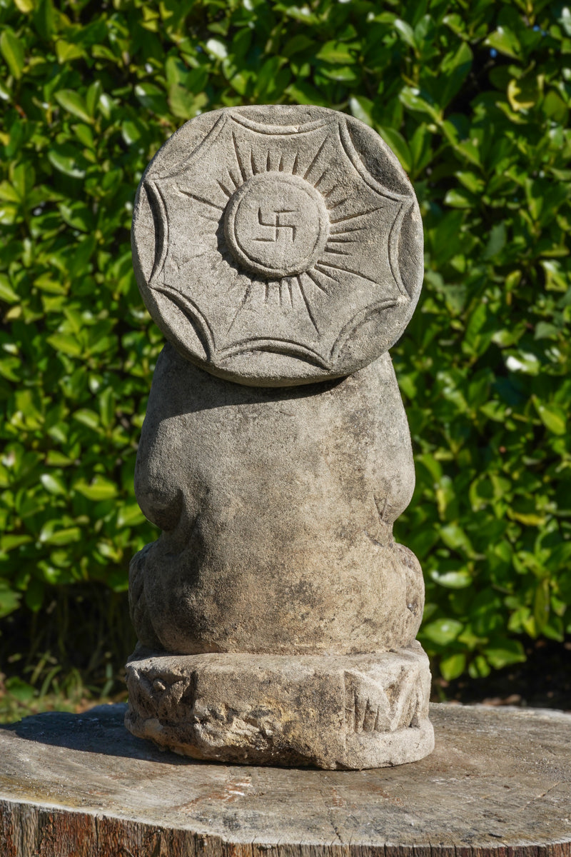 Statua Buddha in Pietra Naturale con giara H32cm Rif. B53